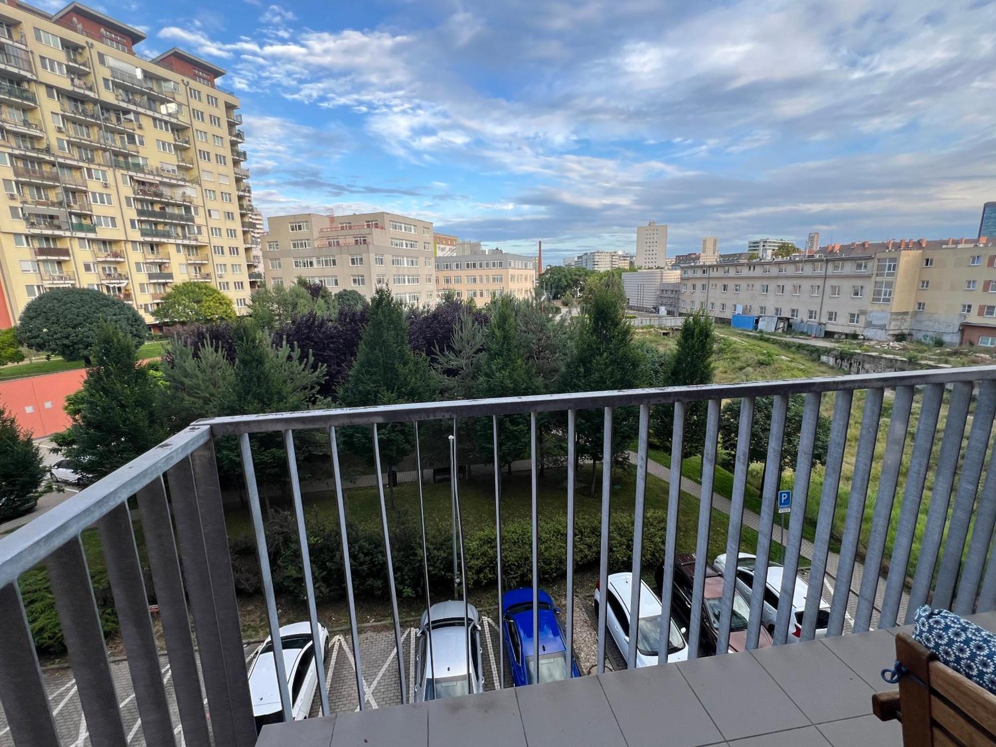 Apartment Jegeho Bratislava - Tipos Arena Exteriör bild